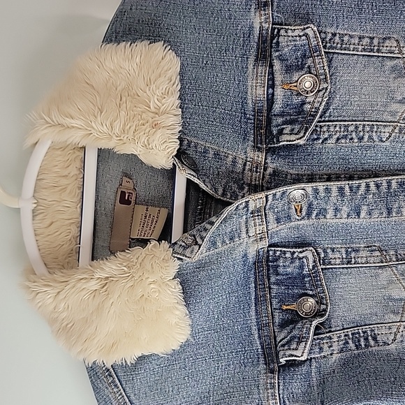 Forever relaxed fit and a cozy sherpa collar. Womens Jens Jacket. Size Small. - Picture 3 of 7